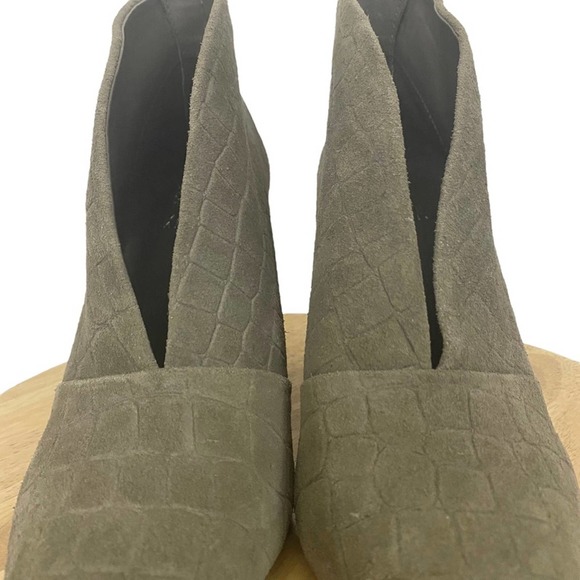 VINCE CAMUTO | Gray Steevera Suede Leather Chunky Block Heel Ankle Booties - Picture 9 of 13